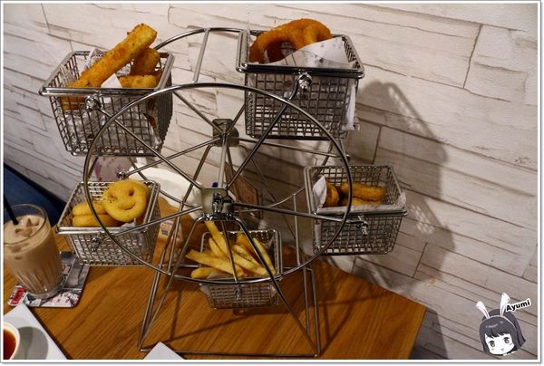 Aries Pasta：[食記]►新北中和區◄Aries Pasta平價義大利麵、超吸睛的摩天輪炸物分享餐、近中和環球購物中心