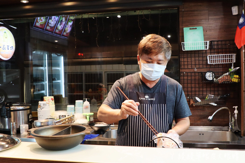 一個人也可以吃薑母雞跟麻辣鴨血豆腐鍋！新竹城隍廟冰店推出個人平價鍋物陪你過冬