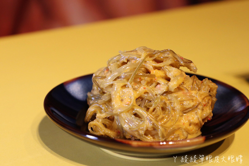 一個人也可以吃薑母雞跟麻辣鴨血豆腐鍋！新竹城隍廟冰店推出個人平價鍋物陪你過冬