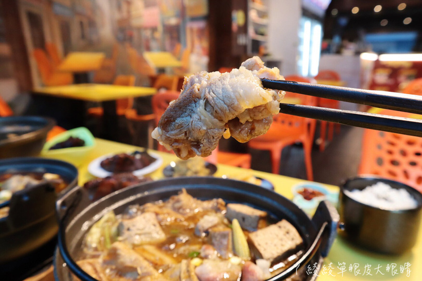 一個人也可以吃薑母雞跟麻辣鴨血豆腐鍋！新竹城隍廟冰店推出個人平價鍋物陪你過冬