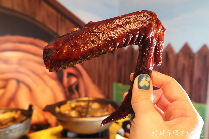 一個人也可以吃薑母雞跟麻辣鴨血豆腐鍋！新竹城隍廟冰店推出個人平價鍋物陪你過冬