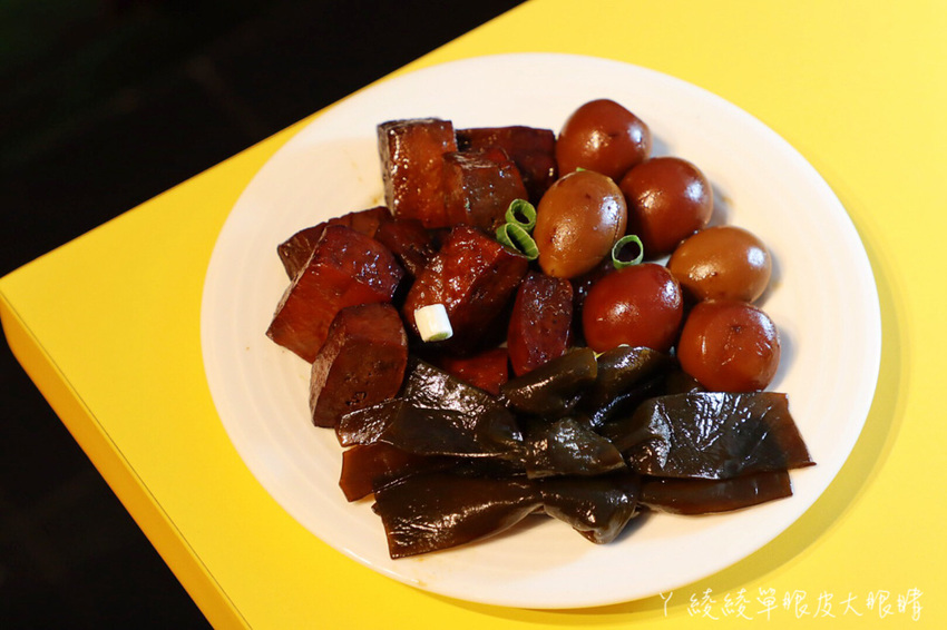 一個人也可以吃薑母雞跟麻辣鴨血豆腐鍋！新竹城隍廟冰店推出個人平價鍋物陪你過冬