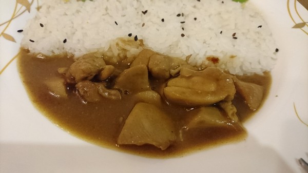 Awake Coffee(巨蛋店)：高雄~Awake Coffee (巨蛋店)~超好拍創意娃娃牆~萌萌噠貓爪蛋糕及貓咪拉花~美味餐點溫馨氣氛~值得推薦~