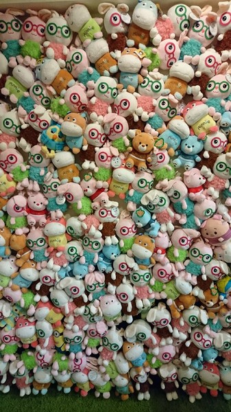 Awake Coffee(巨蛋店)：高雄~Awake Coffee (巨蛋店)~超好拍創意娃娃牆~萌萌噠貓爪蛋糕及貓咪拉花~美味餐點溫馨氣氛~值得推薦~