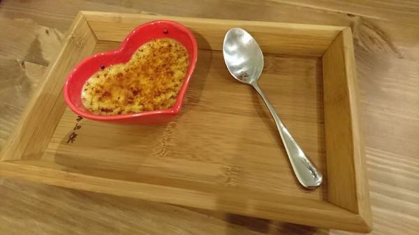 Awake Coffee(巨蛋店)：高雄~Awake Coffee (巨蛋店)~超好拍創意娃娃牆~萌萌噠貓爪蛋糕及貓咪拉花~美味餐點溫馨氣氛~值得推薦~