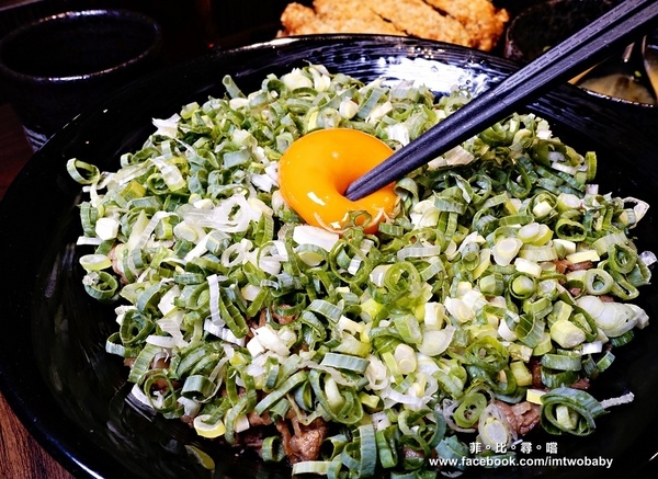 新丼日式丼飯專賣店-南港店:【南港捷運美食】新丼南港店21種創意丼飯組合 衝動(蔥丼)/麻油親子丼套餐 二訪依舊是讓人回味的心動 現正推出高CP值超心動商業午餐! 新丼日式丼飯專賣店-南港店:【南港捷運美食】新丼南港店21種創意丼飯組合 衝動(蔥丼)/麻油親子丼套餐 二訪依舊是讓人回味的心動 現正推出高CP值超心動商業午餐!