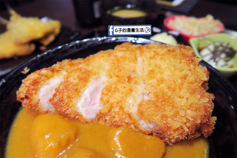 新丼日式丼飯專賣店-咖哩炸豬排丼 腰內肉炸豬排
