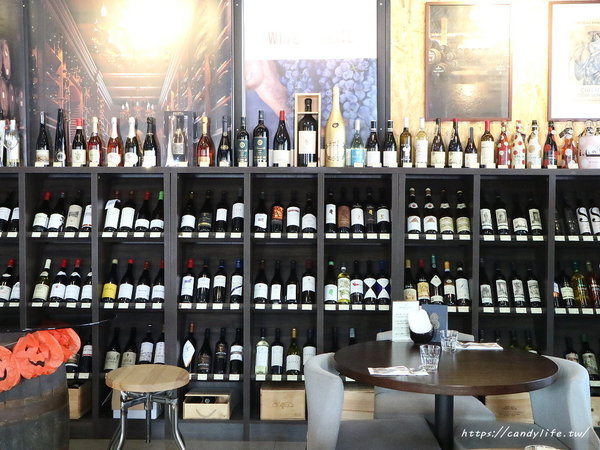 高冠 High Crown Café Bistro:台中美食│高冠咖啡餐酒館〃台中包場餐廳推薦,平日提供商業午餐,還會不定期舉辦紅酒晚宴~