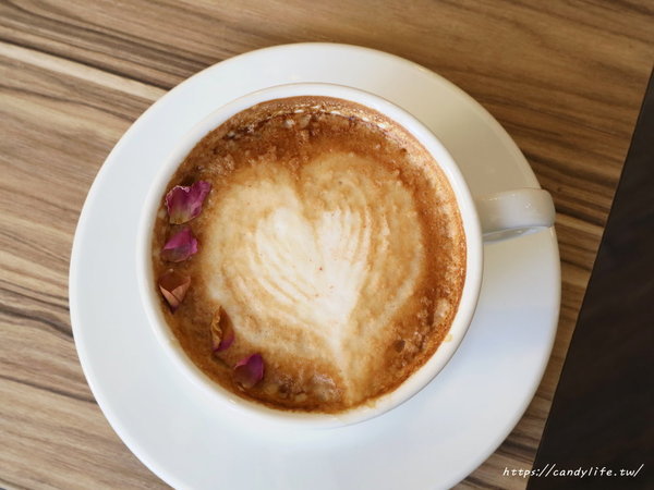 高冠 High Crown Café Bistro:台中美食│高冠咖啡餐酒館〃台中包場餐廳推薦,平日提供商業午餐,還會不定期舉辦紅酒晚宴~