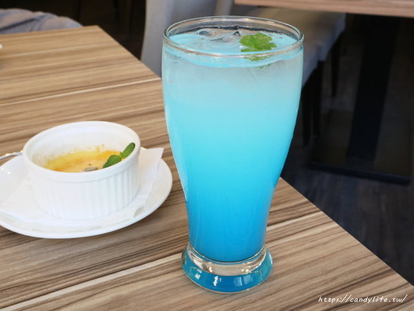 高冠 High Crown Café Bistro:台中美食│高冠咖啡餐酒館〃台中包場餐廳推薦,平日提供商業午餐,還會不定期舉辦紅酒晚宴~