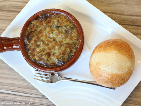 高冠 High Crown Café Bistro:台中美食│高冠咖啡餐酒館〃台中包場餐廳推薦,平日提供商業午餐,還會不定期舉辦紅酒晚宴~