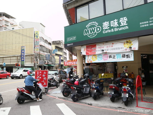 七拾間以上 麻辣大腸麵線 甜不辣:台中美食│七拾間以上 麻辣大腸麵線 甜不辣〃來自台北口味,甜不辣吃完加湯超讚,有冷氣內用區,還有兒童遊戲室~