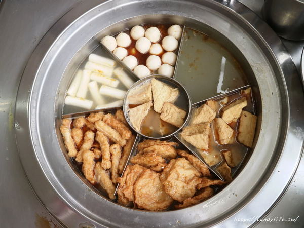 七拾間以上 麻辣大腸麵線 甜不辣:台中美食│七拾間以上 麻辣大腸麵線 甜不辣〃來自台北口味,甜不辣吃完加湯超讚,有冷氣內用區,還有兒童遊戲室~