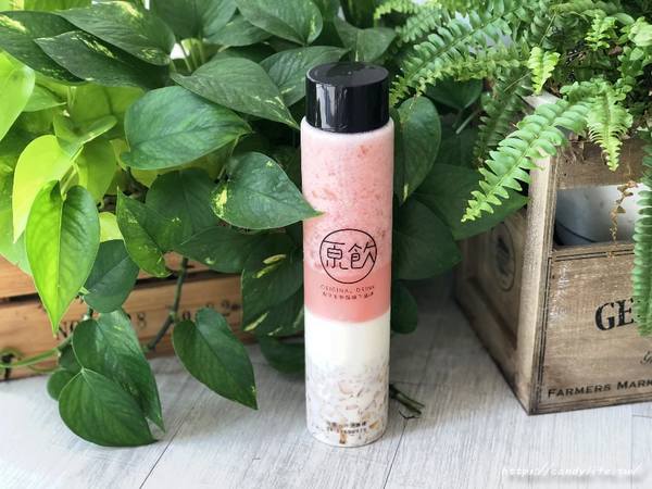 原飲：台中美食│原飲〃文青飲料店再一發!!梨子咖啡館新作，堅持使用台灣有機茶葉，純粹好喝，鮮果茶系列也很推!!