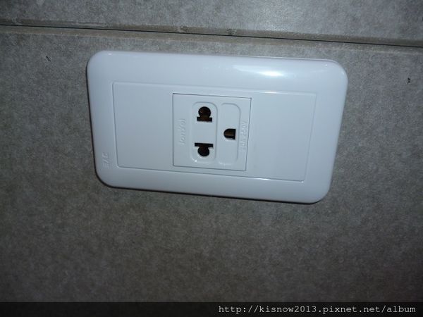 愛戀47-萬用插頭.JPG