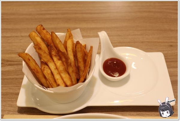 NU PASTA(台中雙十店)：[食記]►台中北區◄NU PASTA 義式美食台中雙十店/義大利麵/焗烤/吐司盒子/義式千層披薩套餐