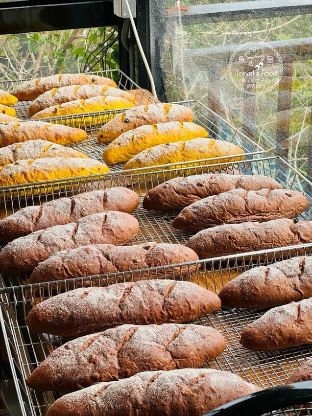 每日新鮮出爐,山中飄香的手作窯烤麵包,黃金傳說(新竹十二寮店) - 魚兒 x 牽手明太子的「視」界旅行