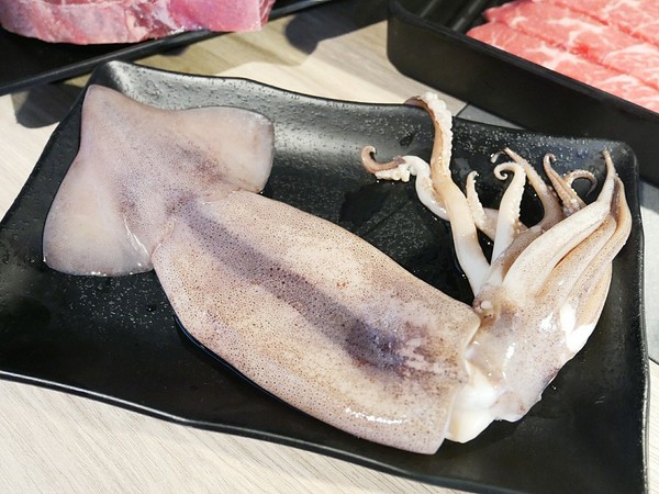 牙打燒肉:牙打燒肉-蘆洲長榮路上新開燒肉吃到飽 環境整潔明亮 餐點選擇多且食材新鮮 朋友聚餐的好地方