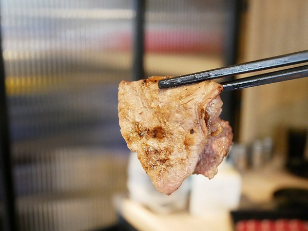 牙打燒肉:牙打燒肉-蘆洲長榮路上新開燒肉吃到飽 環境整潔明亮 餐點選擇多且食材新鮮 朋友聚餐的好地方