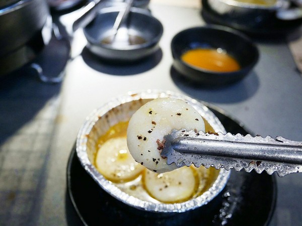 牙打燒肉:牙打燒肉-蘆洲長榮路上新開燒肉吃到飽 環境整潔明亮 餐點選擇多且食材新鮮 朋友聚餐的好地方