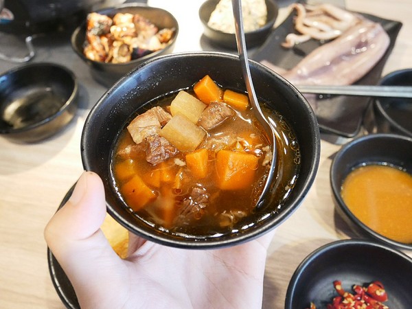 牙打燒肉:牙打燒肉-蘆洲長榮路上新開燒肉吃到飽 環境整潔明亮 餐點選擇多且食材新鮮 朋友聚餐的好地方