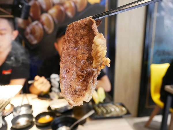 牙打燒肉:牙打燒肉-蘆洲長榮路上新開燒肉吃到飽 環境整潔明亮 餐點選擇多且食材新鮮 朋友聚餐的好地方