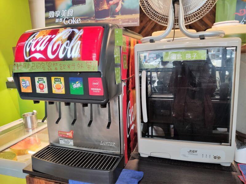 想吃鍋精緻百元鍋 飲料餐具