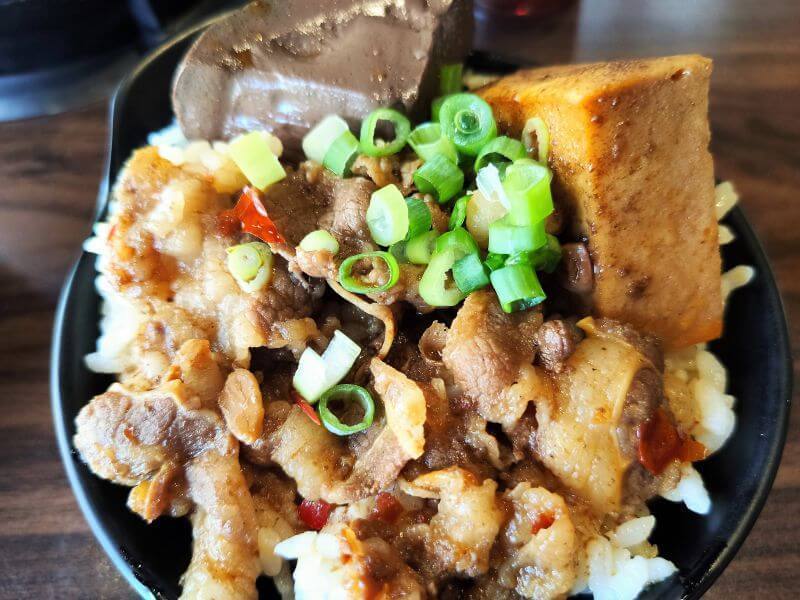 想吃鍋精緻百元鍋 一碗牛肉飯