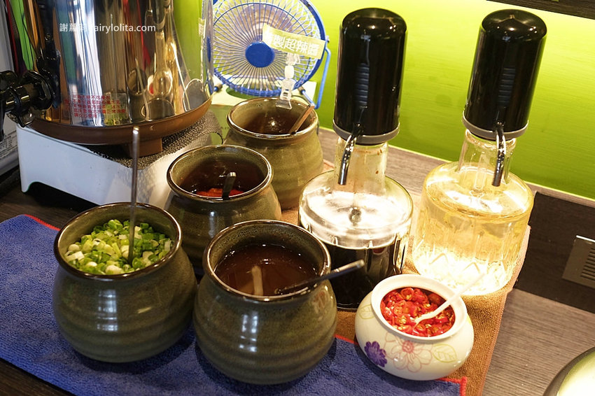 桃園火鍋 | 想吃鍋精緻百元火鍋。平價火鍋140元,爆量獨家蝦爆鍋、挫冰小火鍋,還附免費自助吧吃到飽! @蹦啾♥謝蘿莉 La vie heureuse