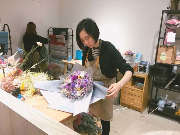 代客送花送桃園,花藝師包裝花束.jpg