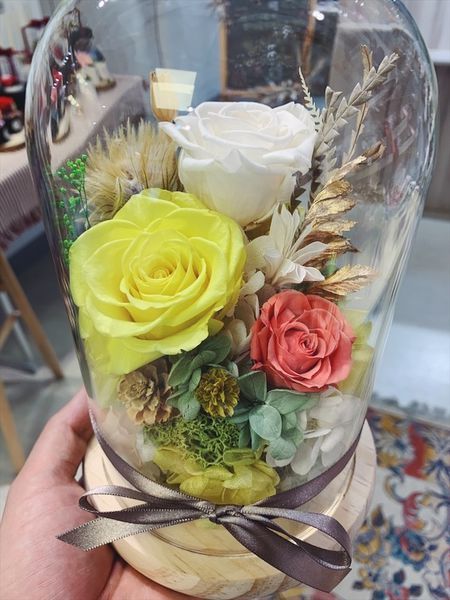 台北質感花店推薦,永生花玻璃罩黃色.JPG