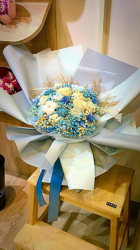 喜歡生活乾燥花,永生花,我不是他媽媽,花盒,胸花,新娘捧花,伴娘,喜宴鮮花,木玫瑰,擴香瓶,韓式擠花,韓式捧花,求婚花束,求婚,訂婚宴,IG