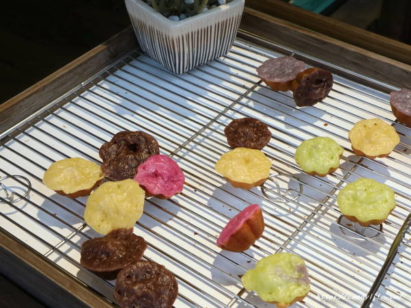 彩虹燒：台中美食│彩虹燒〃嘉義超人氣打卡美食彩虹燒進軍台中一中商圈啦!!慶開幕還有買一送一的優惠唷~