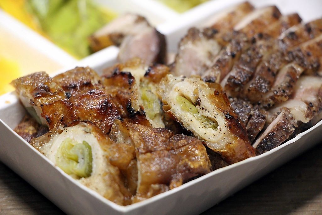 烏日巧之房傳統小吃,美味餐車趴趴走!手工花生糯米腸與現場必吃脆皮大腸!!!! - 微笑Joe幸運