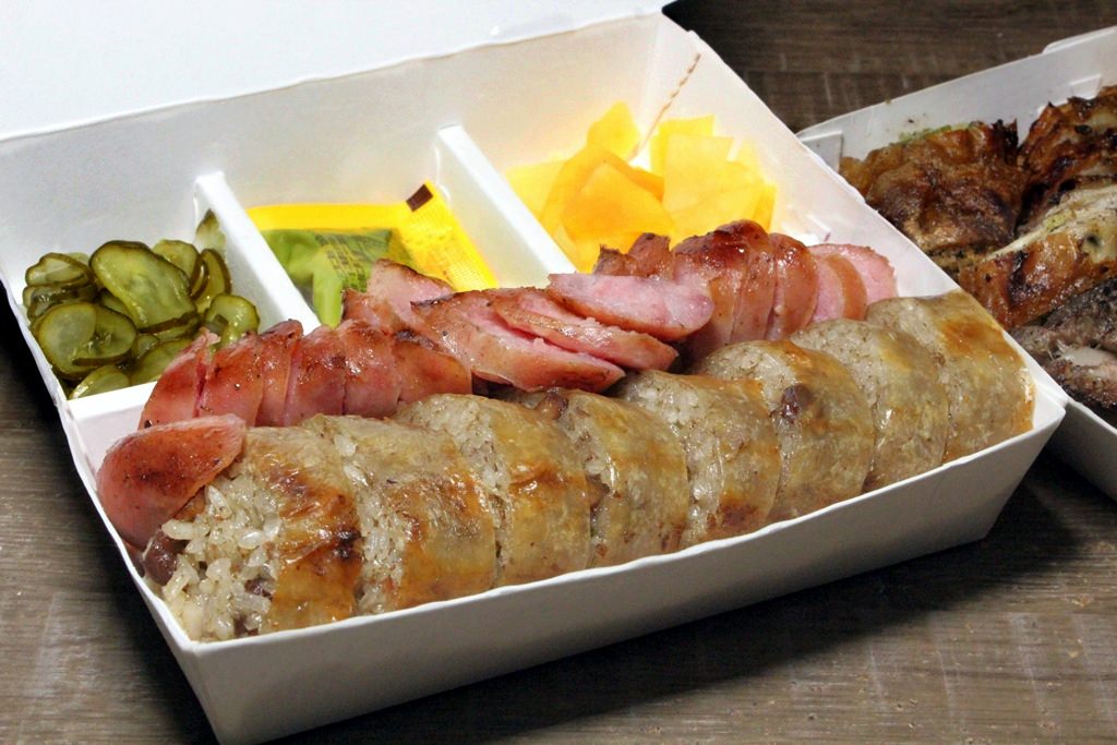 烏日巧之房傳統小吃,美味餐車趴趴走!手工花生糯米腸與現場必吃脆皮大腸!!!! - 微笑Joe幸運