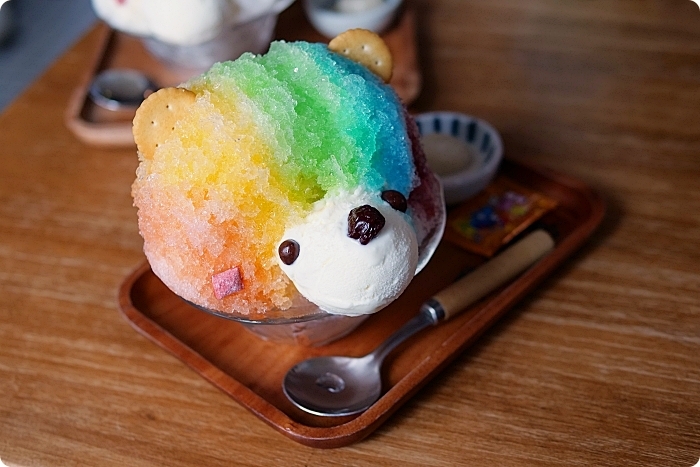 花蓮美食⎪浪花丸 かき氷•島食。文青吃冰打卡聖地，招牌八重山彩熊君X藍色富士山冰。療癒你的心！ @捲捲頭 Wonderful 品味。生活