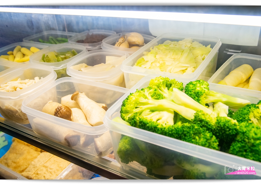 高雄必吃鹽水雞,夏日消暑料理推薦,鮮鹽堂泰式鹽水雞,七賢店,高雄首間94宵夜場,填滿每個飢餓的夜晚,高雄七賢路美食, - 大胃米粒 DAVID & MILLY