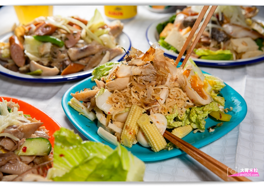 高雄必吃鹽水雞,夏日消暑料理推薦,鮮鹽堂泰式鹽水雞,七賢店,高雄首間94宵夜場,填滿每個飢餓的夜晚,高雄七賢路美食, - 大胃米粒 DAVID & MILLY