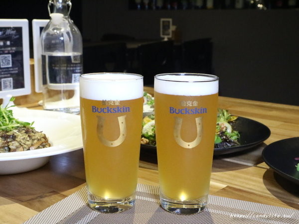 Lovewine葡萄酒專賣店&法式餐廳:台中美食│Love Wine葡萄酒專賣店&法餐酒館〃美食配紅酒,還有專利品酒鮮飲機,紅酒一杯25元起~