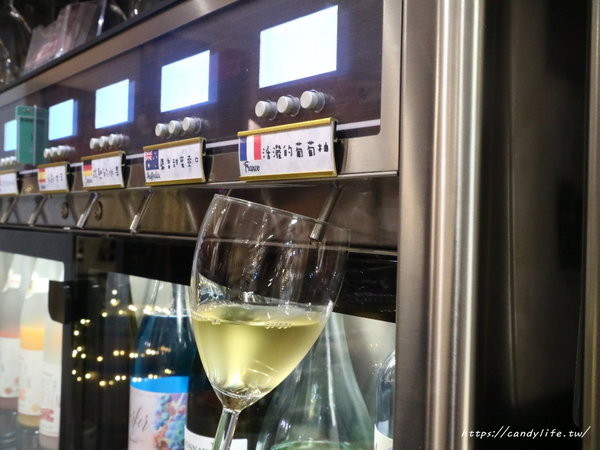 Lovewine葡萄酒專賣店&法式餐廳:台中美食│Love Wine葡萄酒專賣店&法餐酒館〃美食配紅酒,還有專利品酒鮮飲機,紅酒一杯25元起~