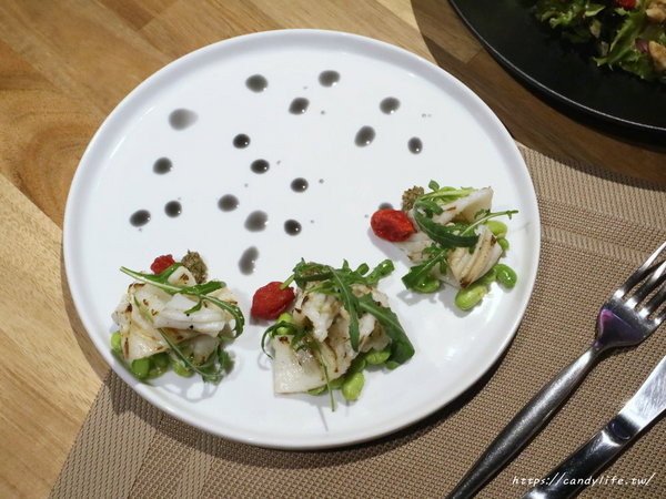 Lovewine葡萄酒專賣店&法式餐廳:台中美食│Love Wine葡萄酒專賣店&法餐酒館〃美食配紅酒,還有專利品酒鮮飲機,紅酒一杯25元起~