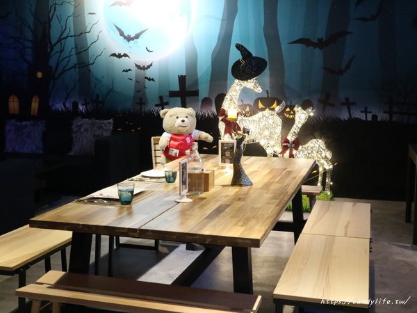 Lovewine葡萄酒專賣店&法式餐廳:台中美食│Love Wine葡萄酒專賣店&法餐酒館〃美食配紅酒,還有專利品酒鮮飲機,紅酒一杯25元起~