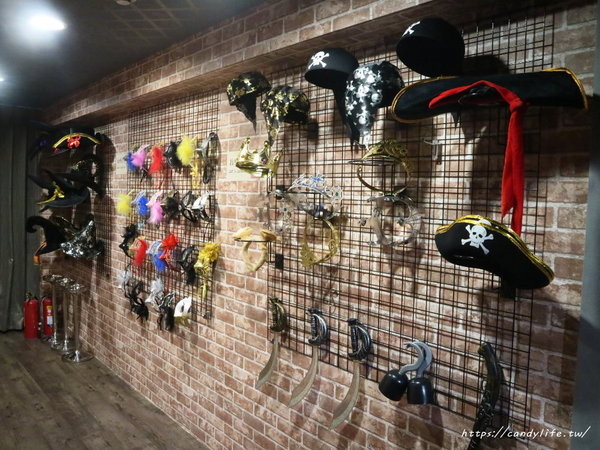 Lovewine葡萄酒專賣店&法式餐廳:台中美食│Love Wine葡萄酒專賣店&法餐酒館〃美食配紅酒,還有專利品酒鮮飲機,紅酒一杯25元起~