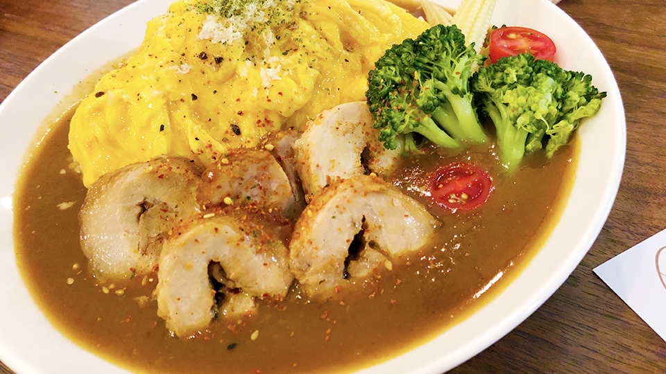 香煎叉燒嫩蛋包飯咖哩什麼是蛋澳式早午餐 eggy,什麼是蛋澳式早午餐,松山區美食,我不是他媽媽,創意蛋料理,怪獸啤酒,澳洲料理,限定供應,晚餐限定,澳洲啤酒,餐酒館,小酒館