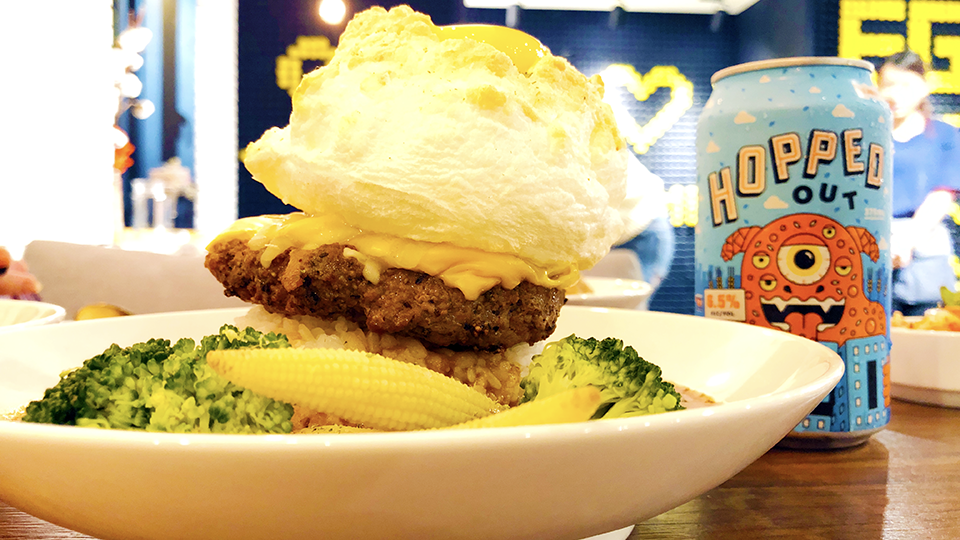 白雲爆蛋漢堡肉咖哩什麼是蛋澳式早午餐 eggy,什麼是蛋澳式早午餐,松山區美食,我不是他媽媽,北海道湯咖哩,銀兔湯咖哩,門司燒きカレー咖哩,東京咖哩,咖哩歐姆蛋,溫泉蛋