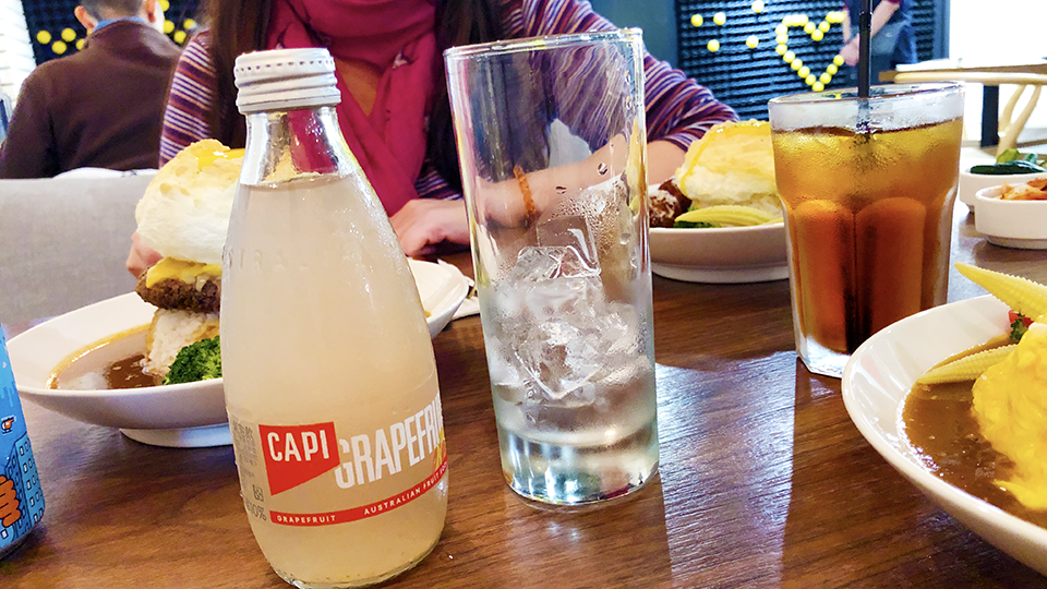 葡萄柚氣泡飲什麼是蛋澳式早午餐 eggy,什麼是蛋澳式早午餐,松山區美食,我不是他媽媽,民生社區美食,早午餐,排隊美食,人氣美食,平價美食,輕食,創意料理,蛋料理