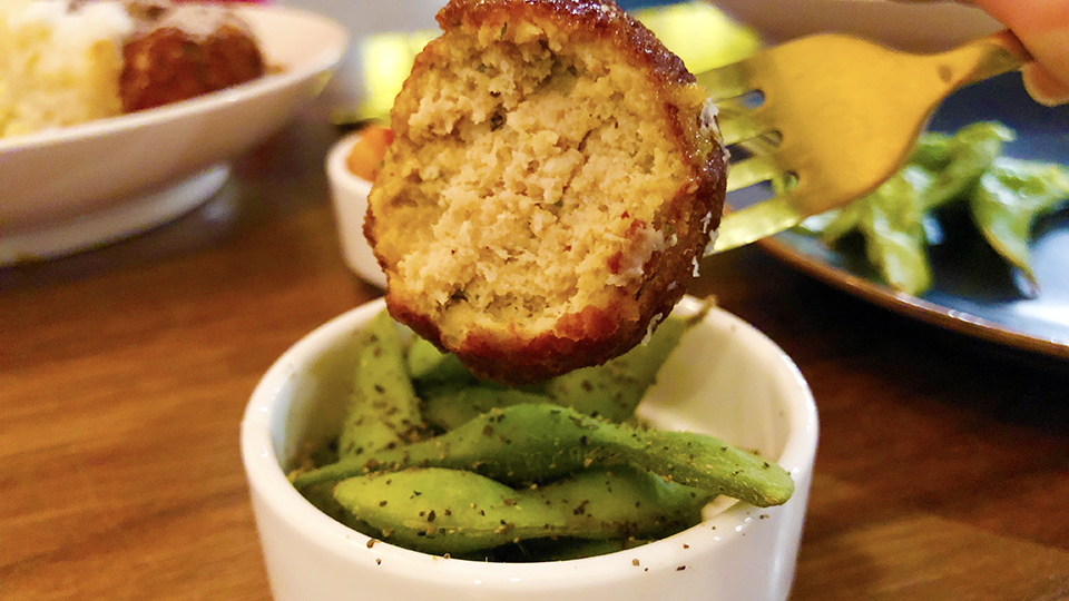 白雲爆蛋肉丸咖哩什麼是蛋澳式早午餐 eggy,什麼是蛋澳式早午餐,松山區美食,我不是他媽媽,太陽蛋,雲朵蛋,品黑,台北咖哩推薦,新高軒,羅本家咖哩,平價咖哩,職人咖哩