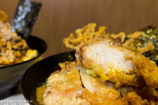 拉瑪右手泰式咖哩丼:高雄左營︱拉瑪右手泰式咖哩丼 泰式咖哩結合日式丼飯,母親節來點不一樣的新滋味吧!Rama Yo Thai Curry Don