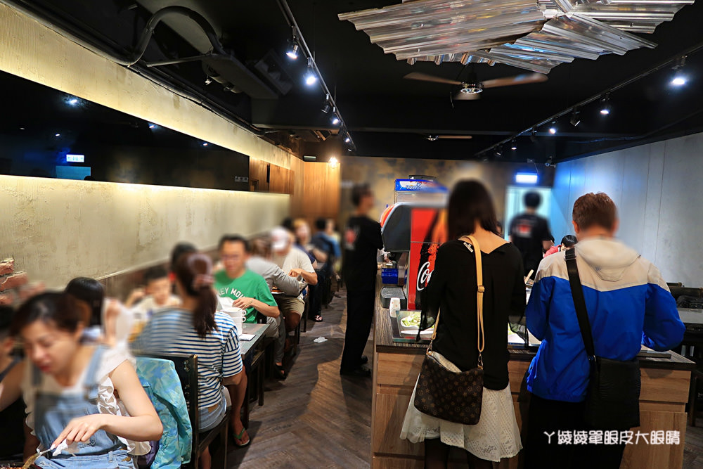 新莊平價牛排推薦，鮮牛排新開幕囉！有夠厚牛排、沙拉自助吧無限供應、現磨咖啡