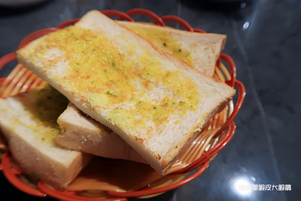 新莊平價牛排推薦,鮮牛排新開幕囉!有夠厚牛排、沙拉自助吧無限供應、現磨咖啡